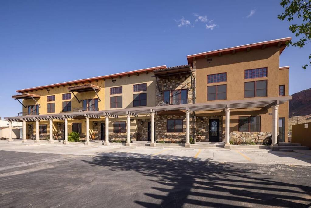 Luxury Downtown Rental - La Dolce Vita Villa #4 Moab Luaran gambar