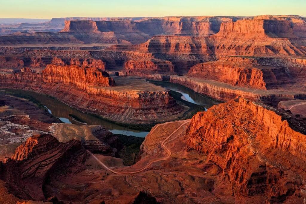 Luxury Downtown Rental - La Dolce Vita Villa #4 Moab Luaran gambar