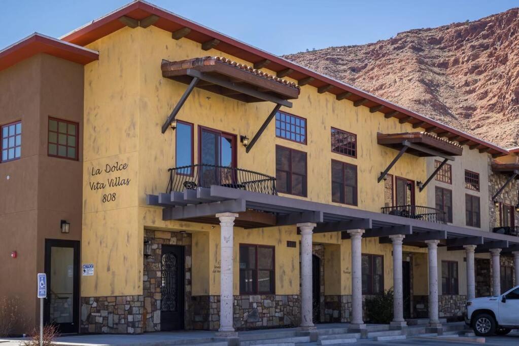 Luxury Downtown Rental - La Dolce Vita Villa #4 Moab Luaran gambar