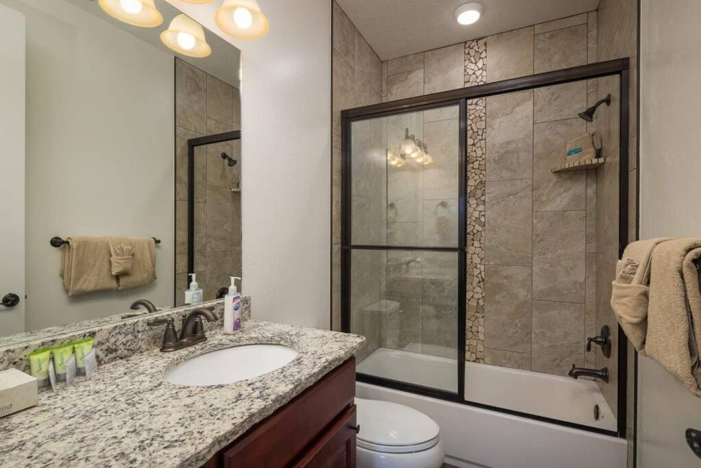 Luxury Downtown Rental - La Dolce Vita Villa #4 Moab Luaran gambar