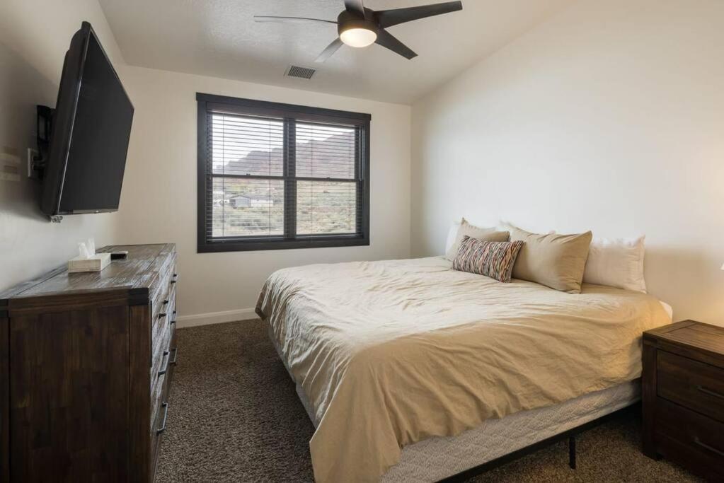 Luxury Downtown Rental - La Dolce Vita Villa #4 Moab Luaran gambar