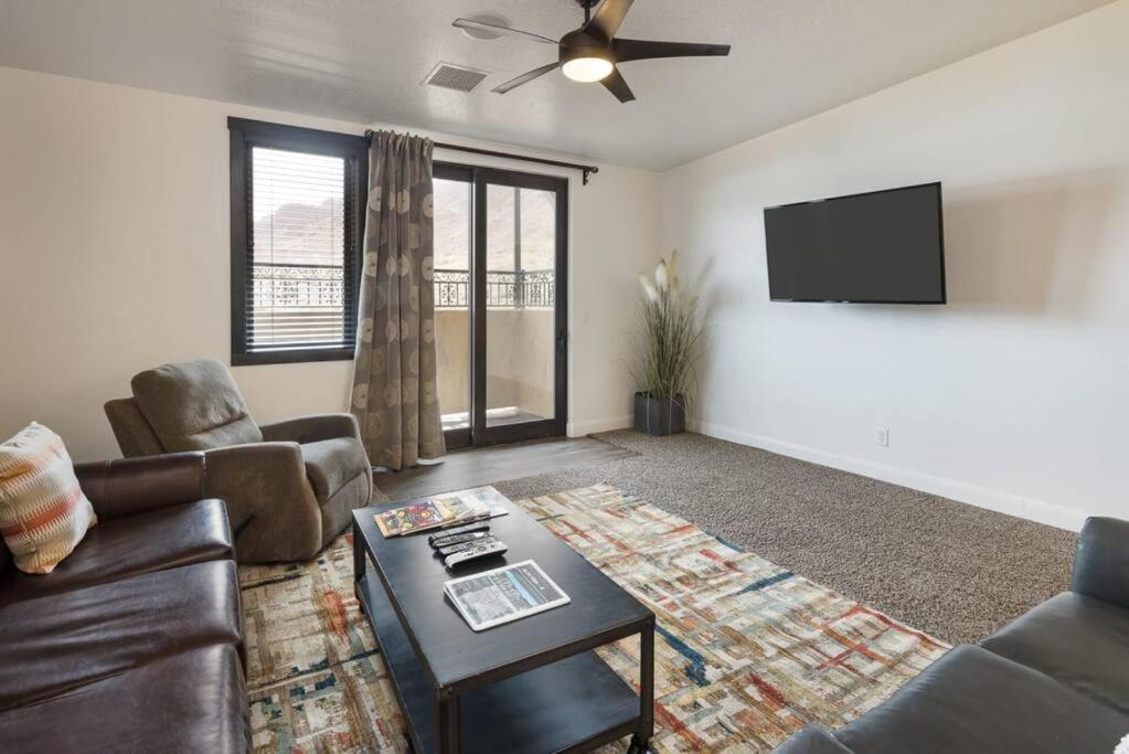 Luxury Downtown Rental - La Dolce Vita Villa #4 Moab Luaran gambar